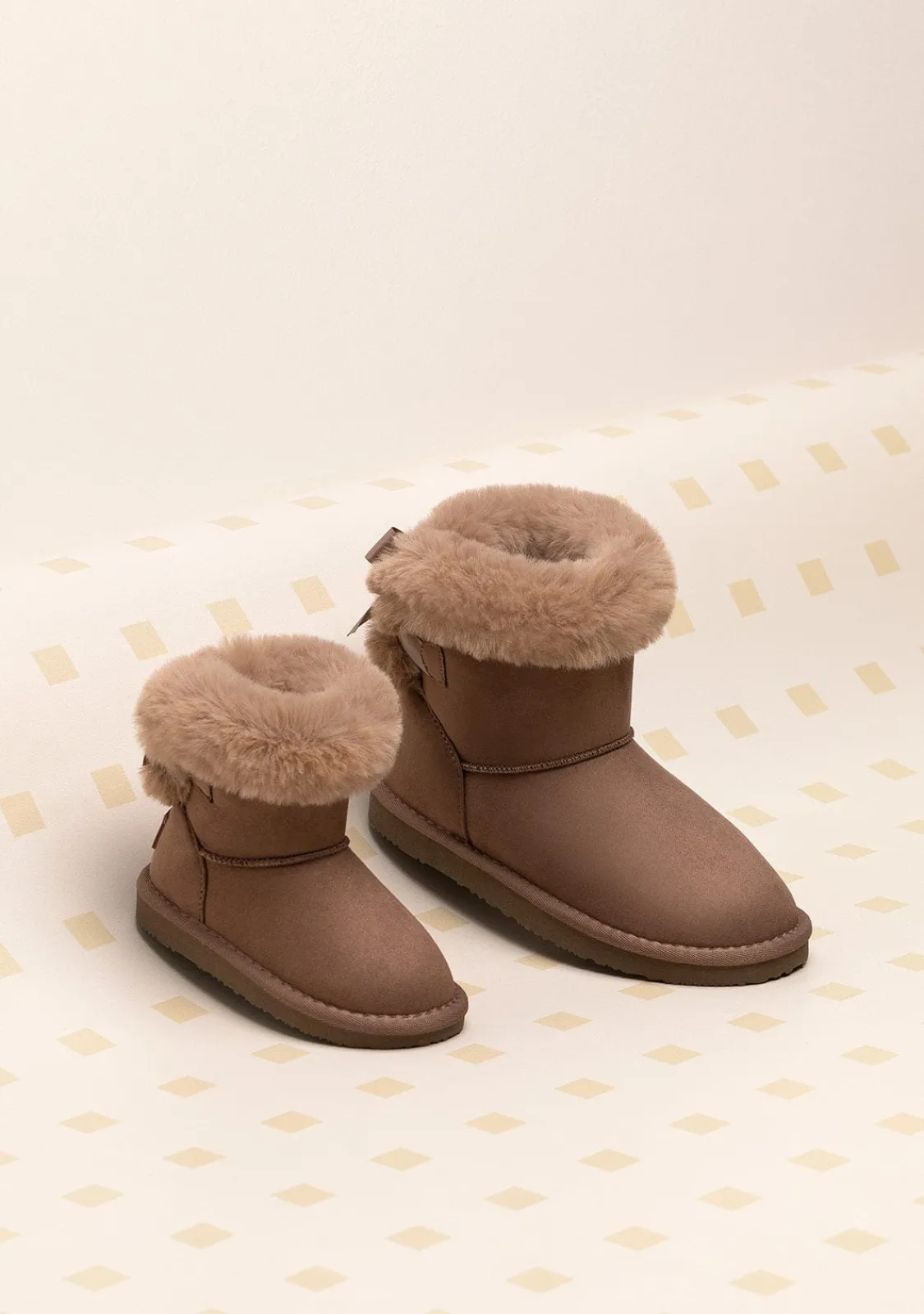 Conguitos Botas Australianas Lazo Pelo Water Repellent Taupe B&W^ Botas Australianas|Botas Australianas